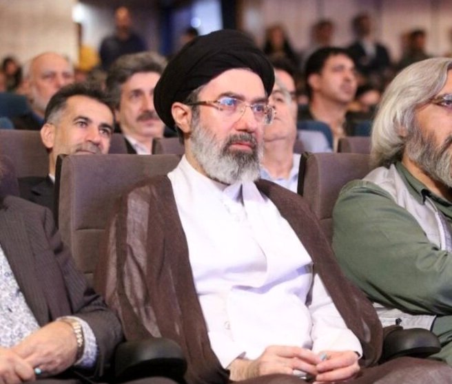 تعیین جایزه ۱۰ میلیون دلار برای اطلاعات رهبر انقلاب