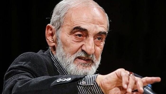 ️ شریعتمداری: سر ترامپ را می خواهیم!