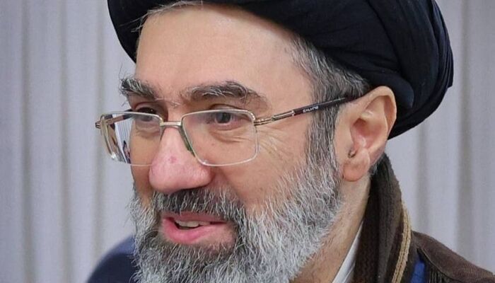 پیام رهبر معظم انقلاب اسلامی به مناسبت گرامیداشت روز جمهوری اسلامی ایران و روز طبیعت