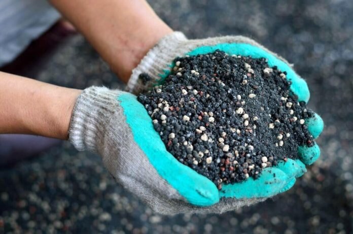 دستور دادستانی تهران در خصوص بازنگری در قیمت کود‌های شیمیایی
