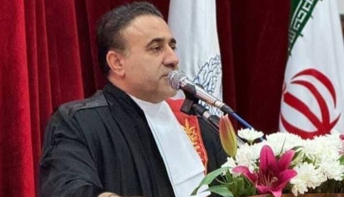 قلم وکیل، امانتی است که باید تنها در مسیر حق، انصاف و اجرای عدالت به حرکت درآید