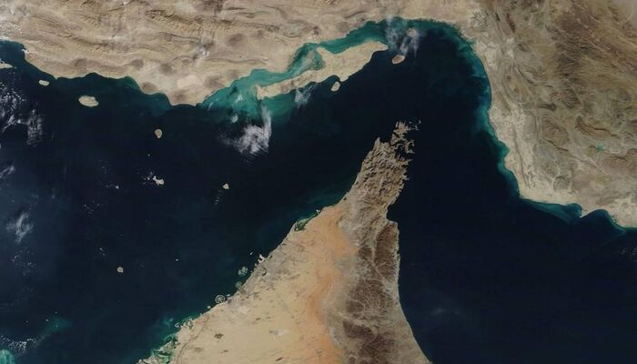 احتمال تصویب قانون دریافت عوارض عبور از تنگهٔ هرمز