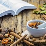 بررسی ضوابط حقوقی تجاری‌سازی داروهای طب ایرانی و گیاهی  