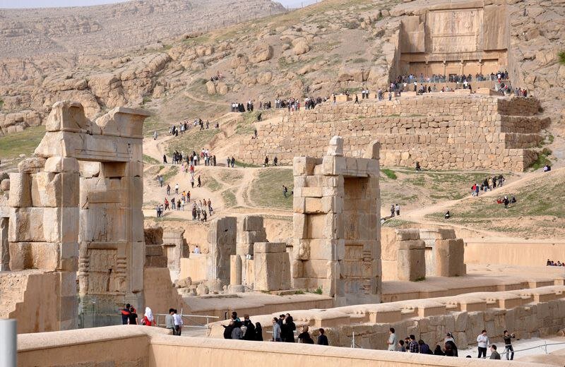 تعطیلی حافظیه، تخت جمشید و دیگر مکان‌های تاریخی در تحویل سال