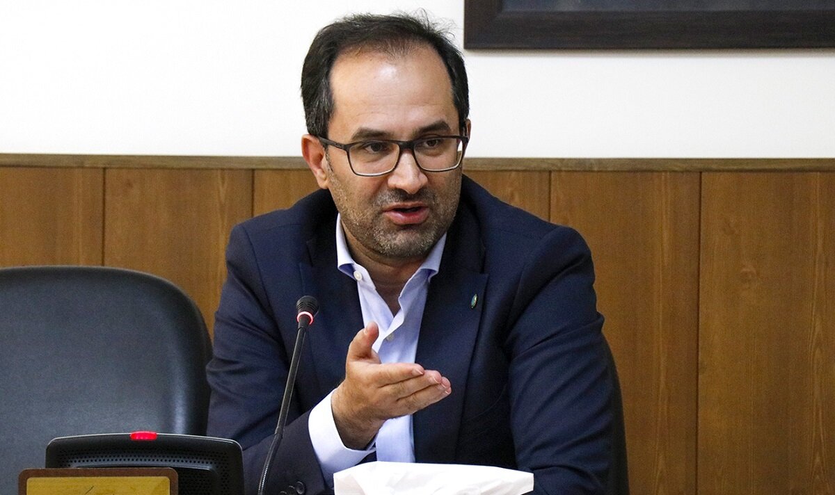 ببینید| چطور یک وکیل در سال اول یا دوم کارش، ۳۰۰ تا ۵۰۰ پرونده می‌گیرد؟