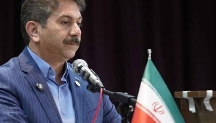 وکیل در میان «تعهد حرفه‌ای به موکل» و «مسئولیت اخلاقی در برابر جامعه» قرار دارد