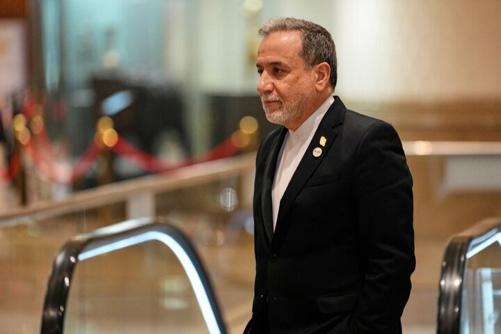 عراقچی: مطمئن باشید بازگشت به میدان جنگ با شگفتی‌های بسیار بیشتری همراه خواهد بود
