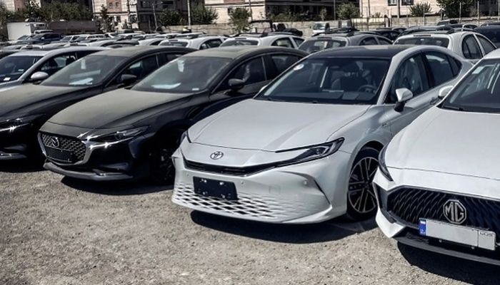 قیمت‌ خودروهای وارداتی‌ چقدر کاهش یافت؟