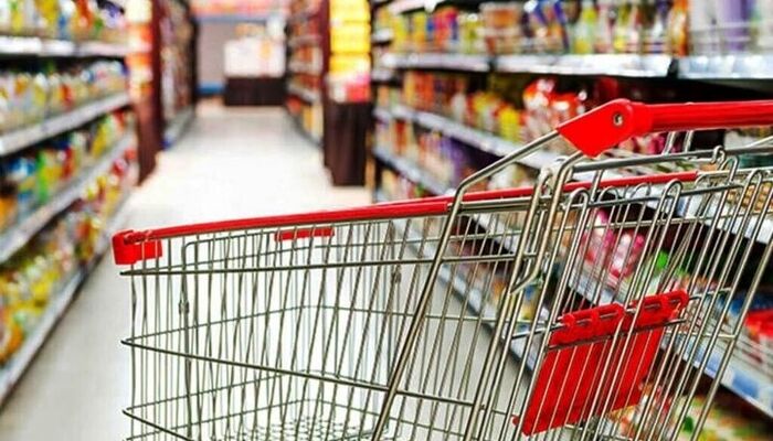 وضعیت فعالیت فروشگاه‌ها در عید؛ قفسه‌ها پُر از کالاست