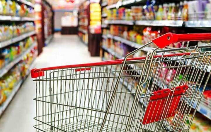 وضعیت فعالیت فروشگاه‌ها در عید؛ قفسه‌ها پُر از کالاست