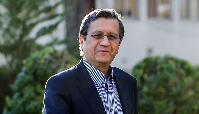همتی: وعده دو هفته‌ای بسنت تمام شد؛ اقتصاد ایران فرو نپاشید