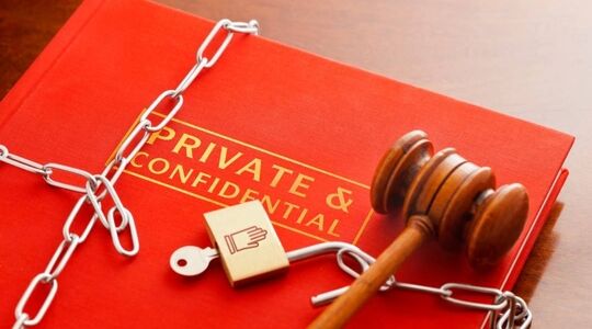رای مهم دادگاه عالی لندن در مورد محرمانگی مکاتبات وکیل و موکل