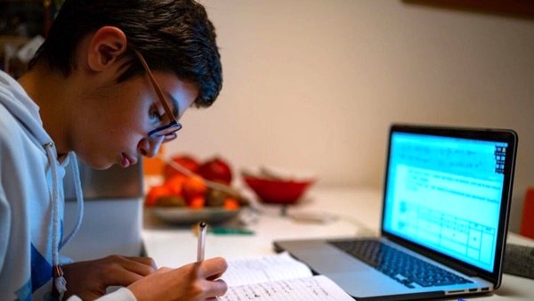 آموزش و پرورش: کلاس حضوری برای مدارس غیر دولتی ممنوع است
