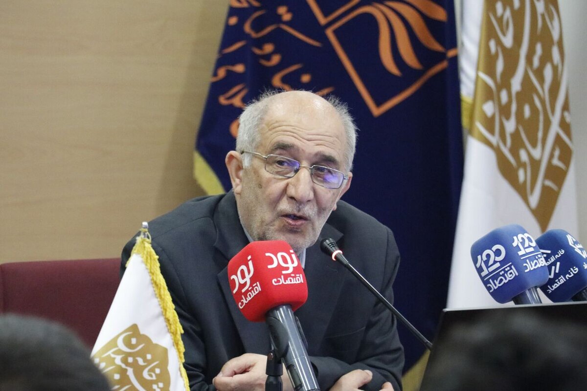 فرمانده پیشین سپاه: تامین امنیت در تنگه هرمز نباید صرفا با نگاه نظامی صورت گیرد