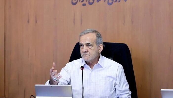 پزشکیان: ما یک راه داریم؛ یا با مردم باشیم یا تن به تسلیم و ذلت بدهیم