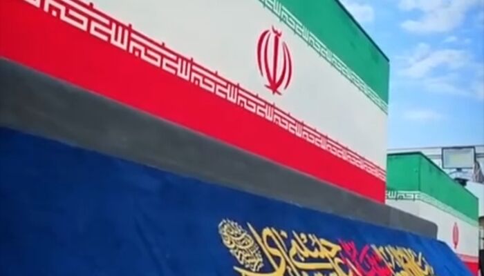 ببینید |حضور پرشور عزاداران رهبر شهید انقلاب در میدان انقلاب