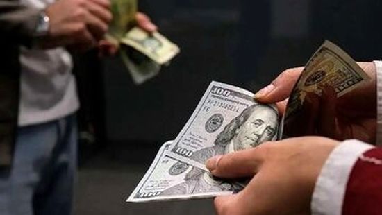 بانک‌ها آتش بر خرمن دلار زدند؛ حراج ارز برای کنترل بازار