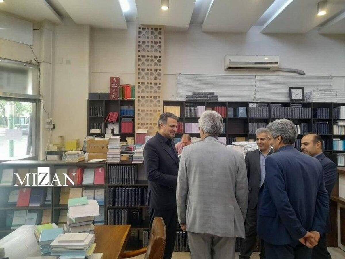 بازدید رئیس پژوهشگاه قوه قضاییه در نمایشگاه مجازی کتاب
