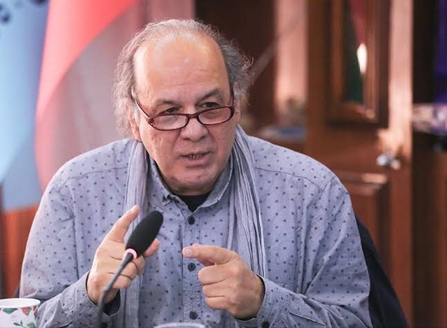 داستان " لر بیسواد" و آن تازه به دوران رسیده "باسواد"