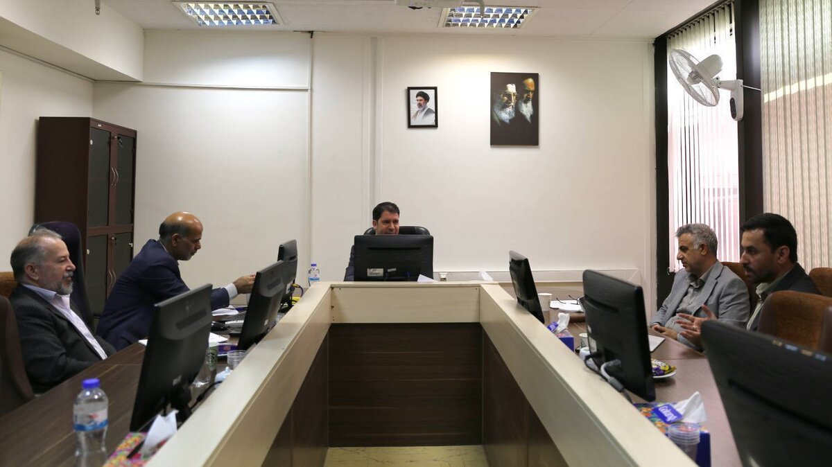 کجا می‌توان رسما از پرچم و سرود ملی استفاده کرد؟/ مجازات اهانت به پرچم و سرود ملی