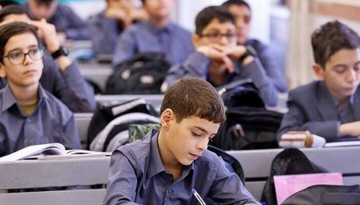 کلاس بیش از ۳۵ نفر در مدارس ممنوع شد