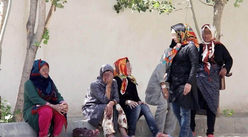ضعف سیستماتیک نهادها برای  حمایت از زنان و دختران در معرض آسیب؛ بهزیستی آنها را می‌راند