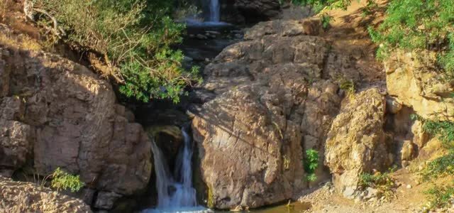طبیعت‌گردی بهاری وکلای تهران در جوار بلندترین آبشار استان